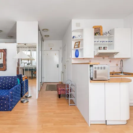 Appartement One Bedroom With Balcony In By Renters Poznań