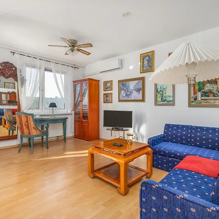 One Bedroom With Balcony In By Renters