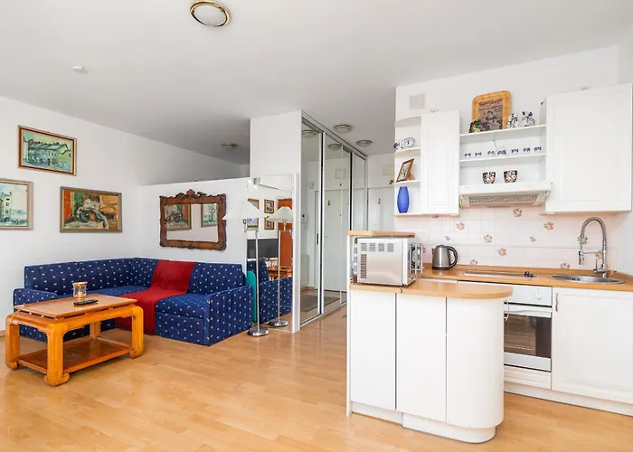 One Bedroom With Balcony In By Renters Апартаменты