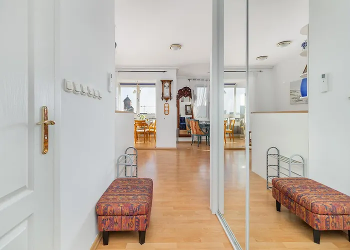 Апартаменты One Bedroom With Balcony In By Renters Познань